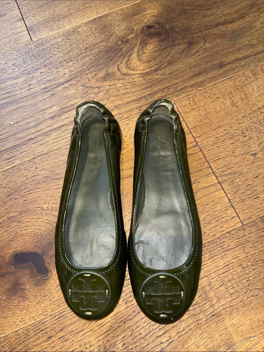 Tory Burch Olive Patent Leather Logo Ballet Flats